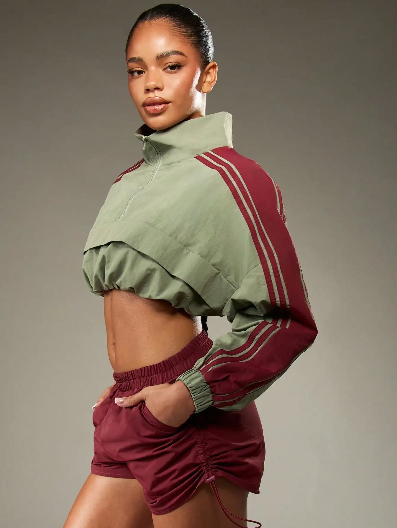 Retro Color Block Half Zip Cropped Windbreaker With Striped Sleeves