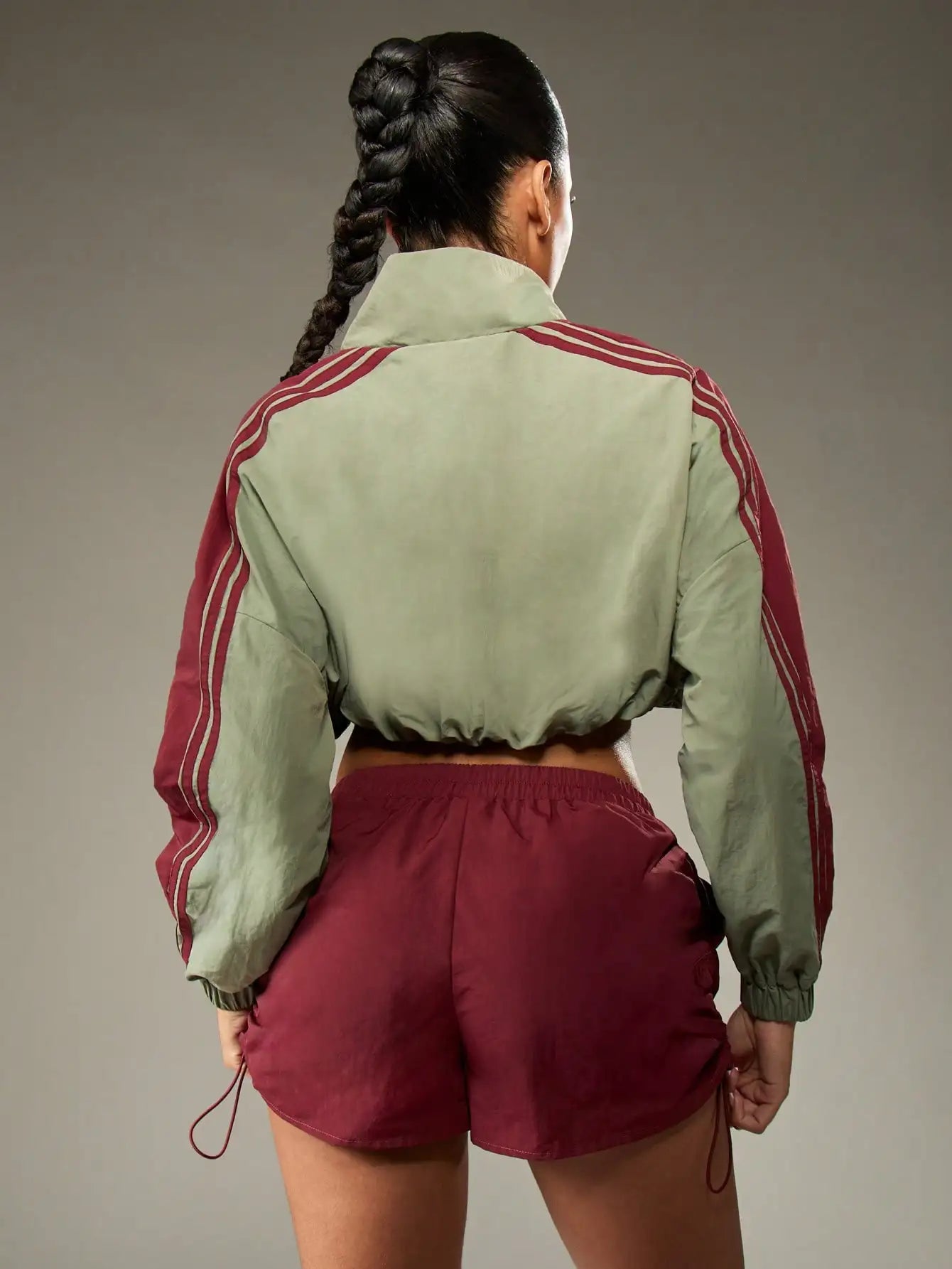Retro Color Block Half Zip Cropped Windbreaker With Striped Sleeves